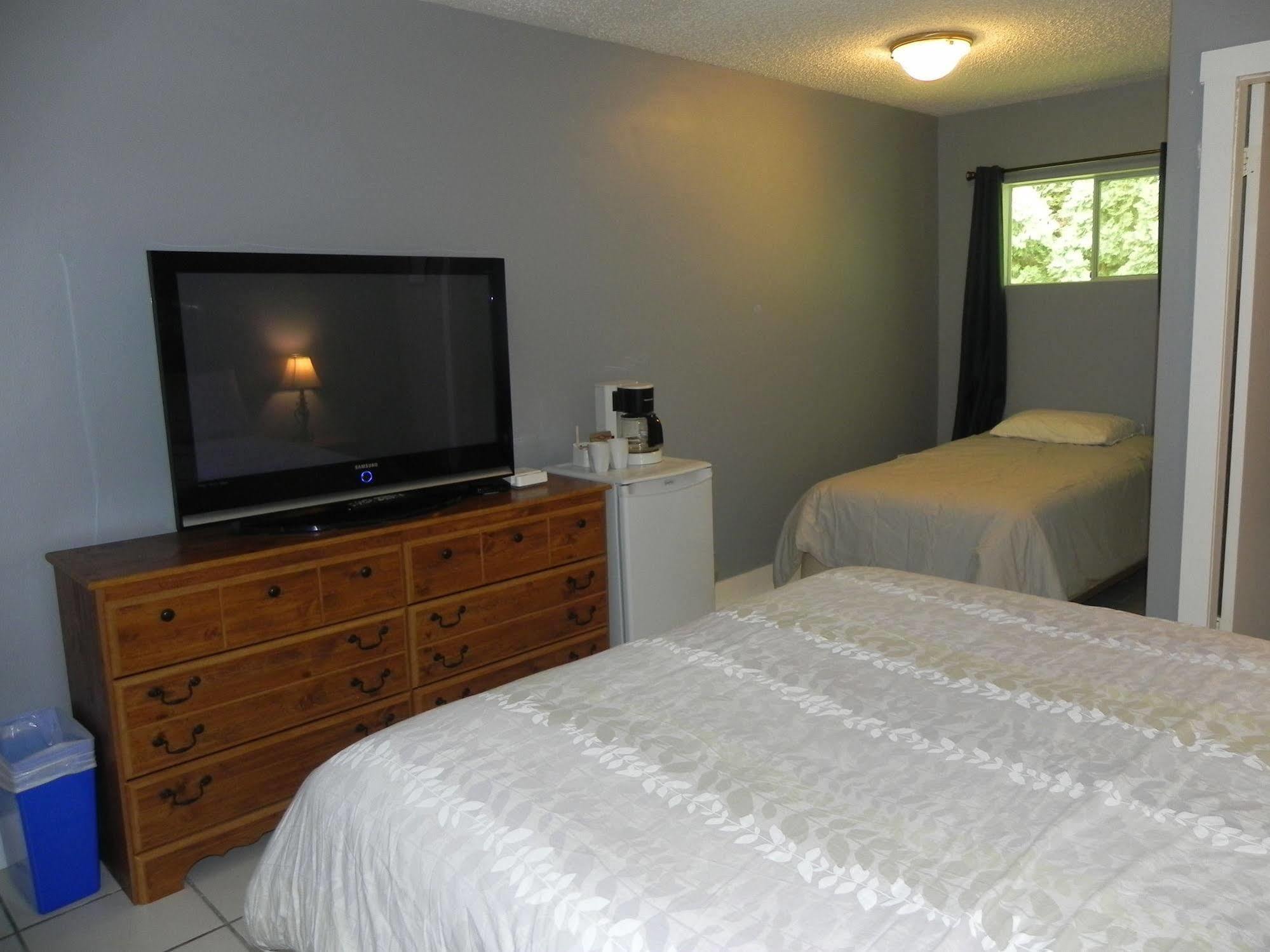 Naramata Courtyard Suites Exterior foto